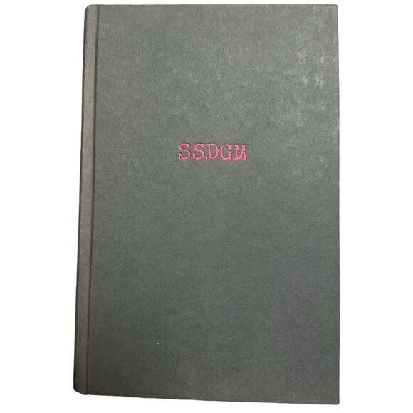 Stay Sexy & Don’t Get Murdered Hardcover First Edition by Kilgariff & Hardstark - Picture 1 of 3